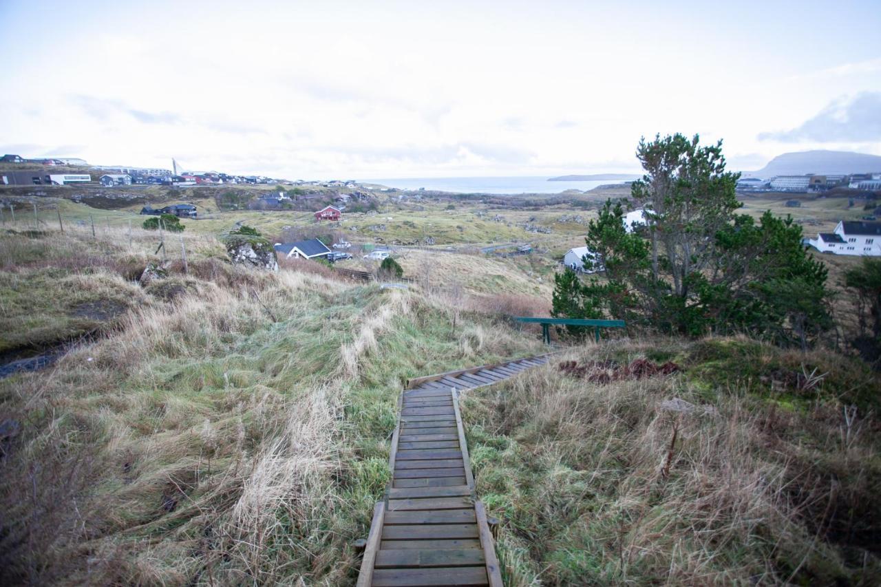 Red Robin - Vacation Homes Next To Svartifossur Waterfall Tórshavn Eksteriør billede