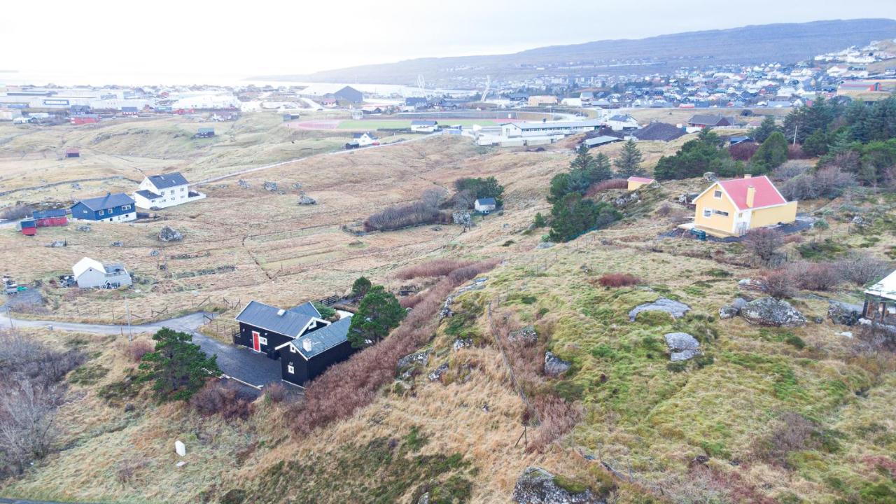 Red Robin - Vacation Homes Next To Svartifossur Waterfall Tórshavn Eksteriør billede